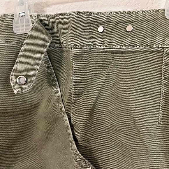 Like new Habitual cut off high-wasted shorts, size 26. - Picture 15 of 16